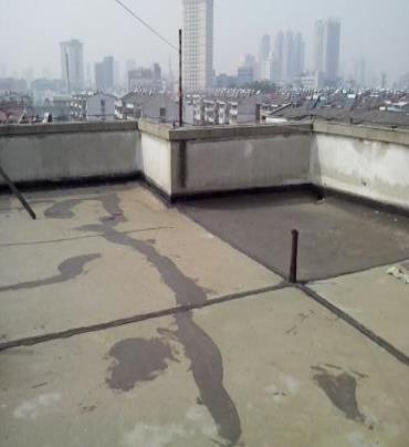 张家港漏水维修 楼顶漏水是什么原因，楼顶漏水维修方法是什么?